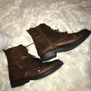 MOSSIMO boots